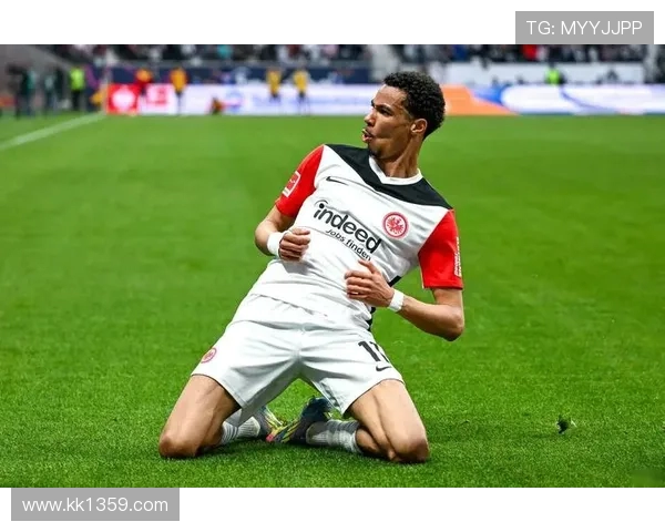 曼联加速求购埃基蒂克 法兰克福 1 亿欧要价成最大障碍(2)